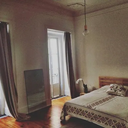 Huge Sunny 4bedroom In Principe Real. ליסבון