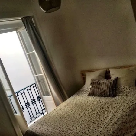 דירה Huge Sunny 4bedroom In Principe Real. ליסבון